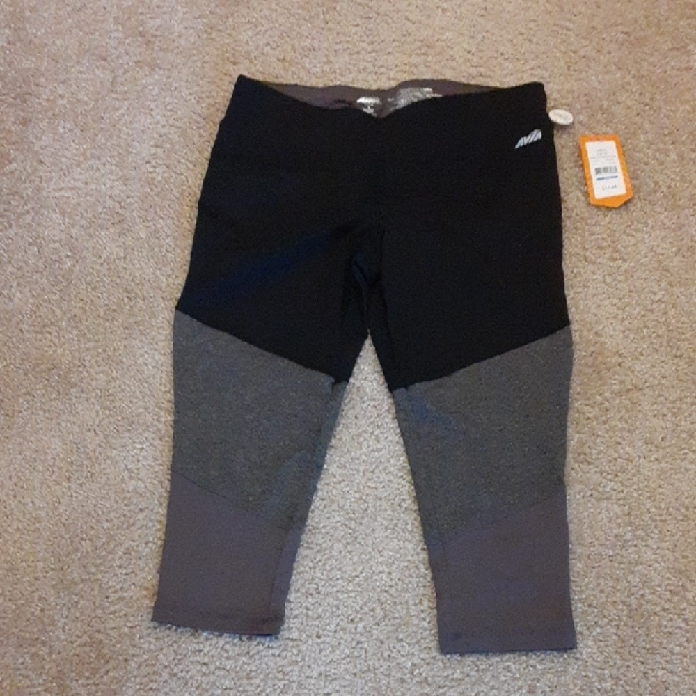 Avia Women's Black and Gray Capri Leggings